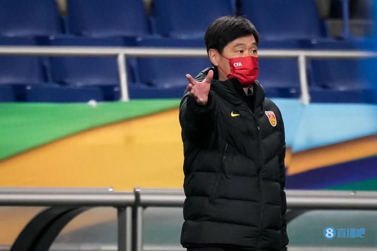 女生扒开裙子让男生涌